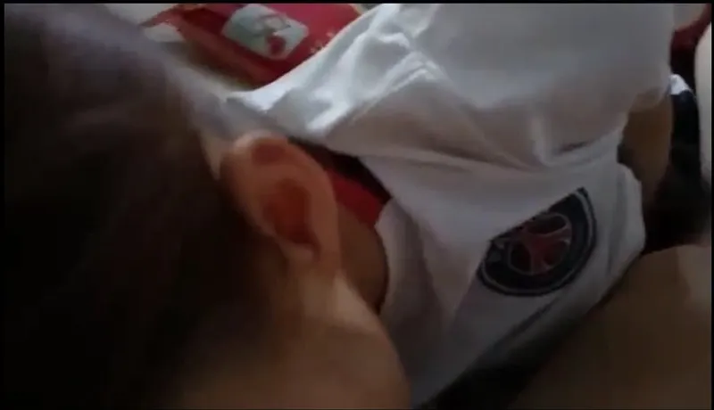 Con ghệ đam mê đá bóng